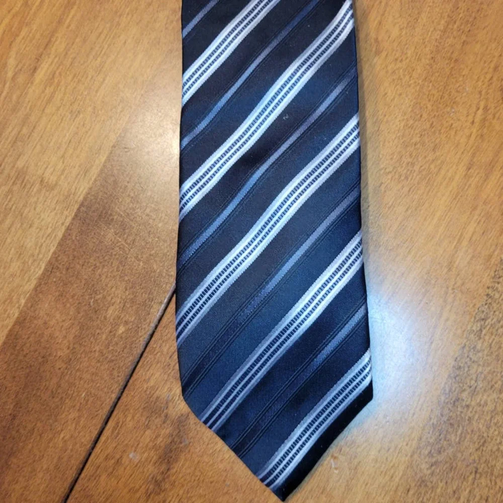Geoffrey Beene Silk Tie -Black with silver stripes
